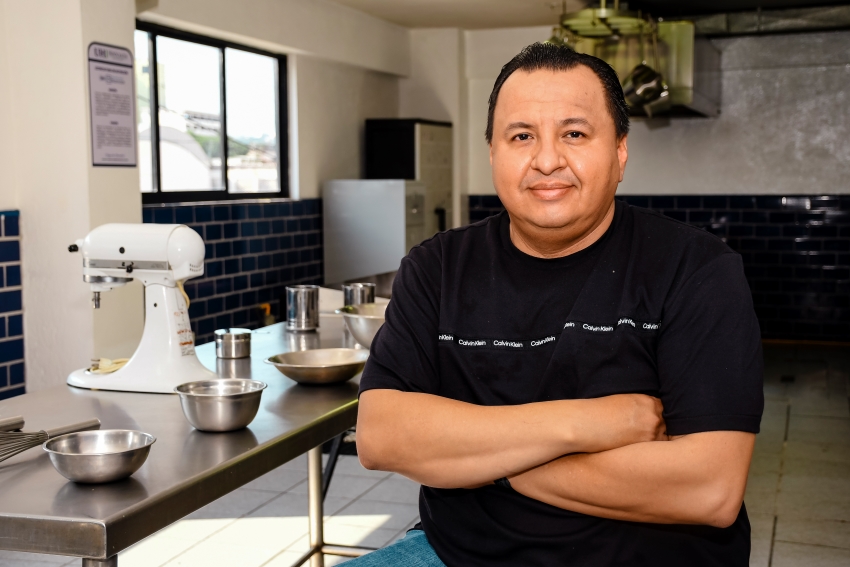 Reconocimiento de la trayectoria internacional del egresado Edgar Daniel