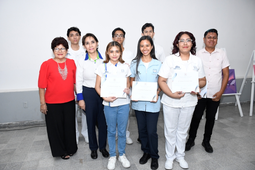 Exposición pictórica colectiva en biblioteca pública municipal