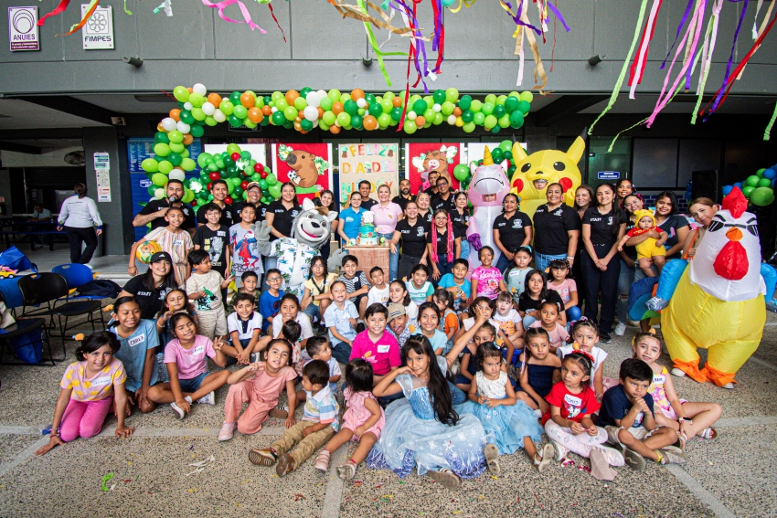 Celebración del día del niño en Universidad Hipócrates