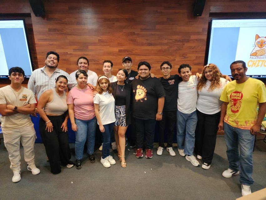 Alumnos participantes de la exposición