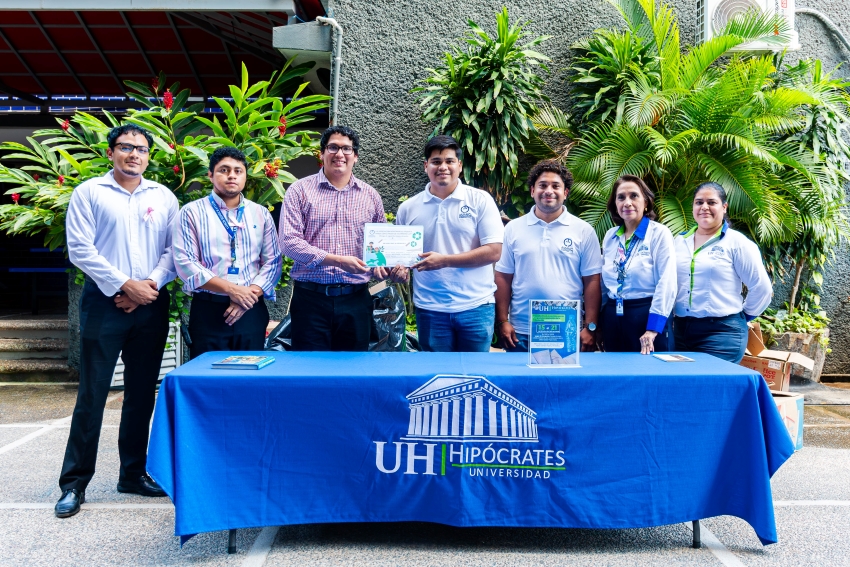 Directivos y Maestros de la Universidad Hipócrates refuerza su compromiso ambiental con entrega de materiales reciclables a AMANC.