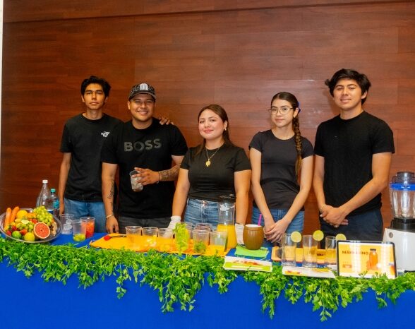 Presentación de propuestas de negocio desde la mercadotecnia por estudiantes de la Licenciatura en Contabilidad y Administración.