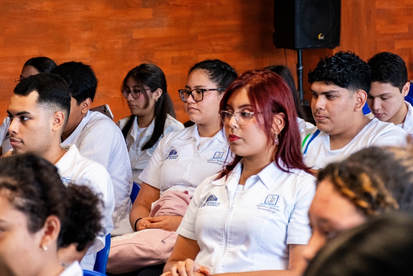 Del Laboratorio a la Sociedad: Jornada Académica del Día del Químico.