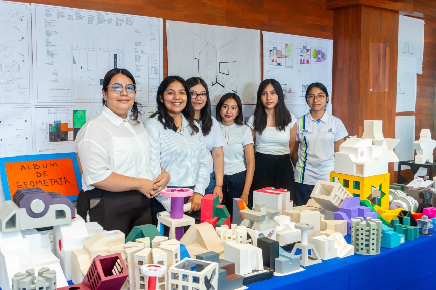 Formación inicial en arquitectura: exposición de trabajos semestrales.