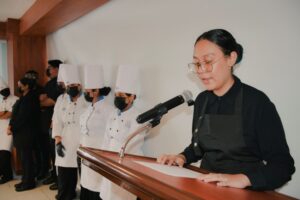 Los alumnos de Universidad Hipócrates demuestran su Cena Muestra: Sabores de Europa.
