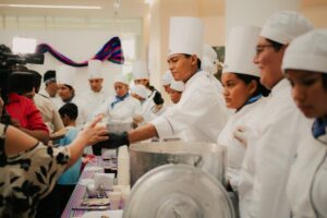 Celebran el la universidad hipócrates el sabor y la riqueza.