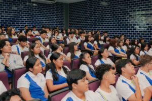 La preparatoria hipócrates tuvo una conferencia por parte de SEDENA
