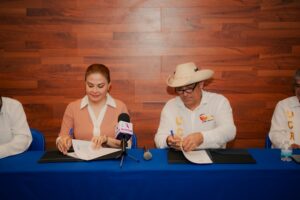 La universidad Hipócrates llevo a cabo la firma de convennio con la UCRA