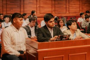 Los alumnos de la universidad ponen en practica el sistema penal