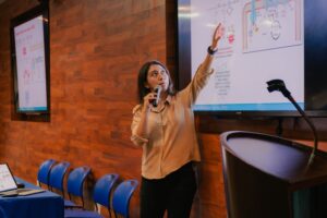 Los estudiantes de QBP, les presentaron a nuestros alumnos los temas de diabetes obesidad