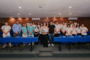 Los estudiantes de la universidad hipócrates, realizan investigación sobre la diabetes