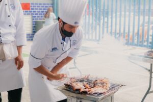los alumnos de univesidad hipócrates ensu segundo concurso de pescado