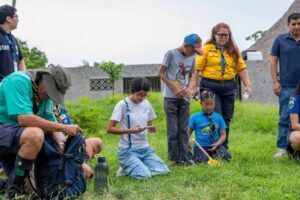 Estudiantes de la Universidad Hipócrates aprenden a transformar el futuro con energía solar en el taller “Go Solar” realizado en Acapulco.