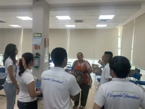 Estudiantes en la visita guiada a la Casa de la Cultura Jurídica en Acapulco